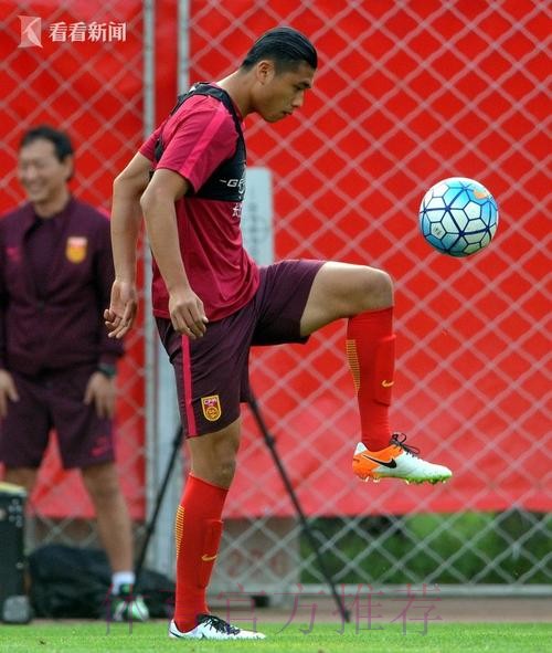 世预赛-国足0-0平伊朗 热血球迷助阵沈阳主场